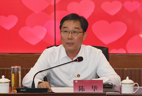 http://www.yau.edu.cn/__local/D/09/9D/0CCC8D079B7F9E639F83A579EED_0FC357E3_4FF51.jpg