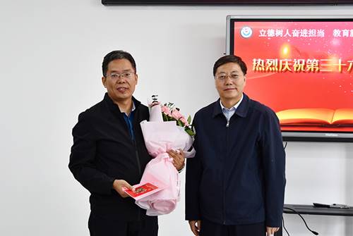 http://www.yau.edu.cn/__local/4/01/83/CA41D5696F40931A64423777A15_FE34BE5B_44BA1.jpg